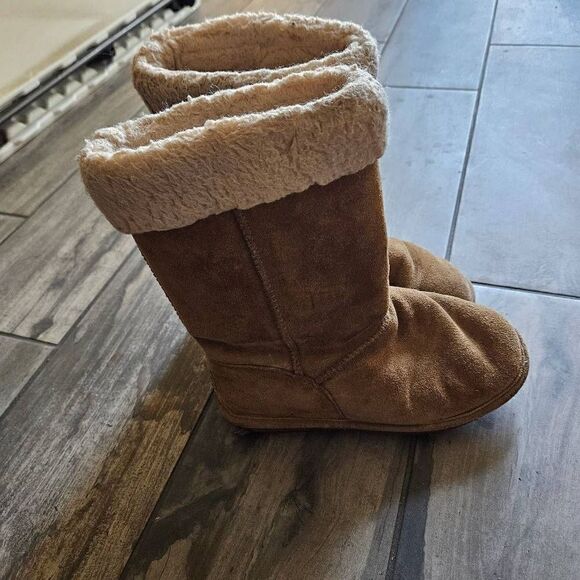 Bearpaw Marissa Boots - Picture 3 of 9